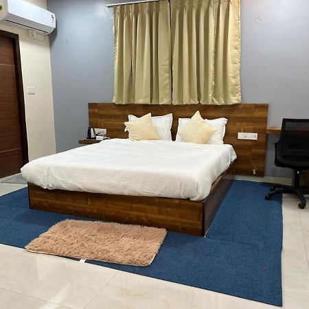Beach Town Hotel Visakhapatnam Exterior photo