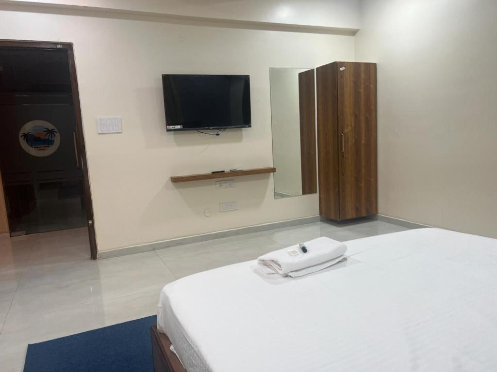 Beach Town Hotel Visakhapatnam Exterior photo